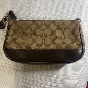 COACH SIGNATURE LOGO DEMI PURSE WRISTLET BROWN